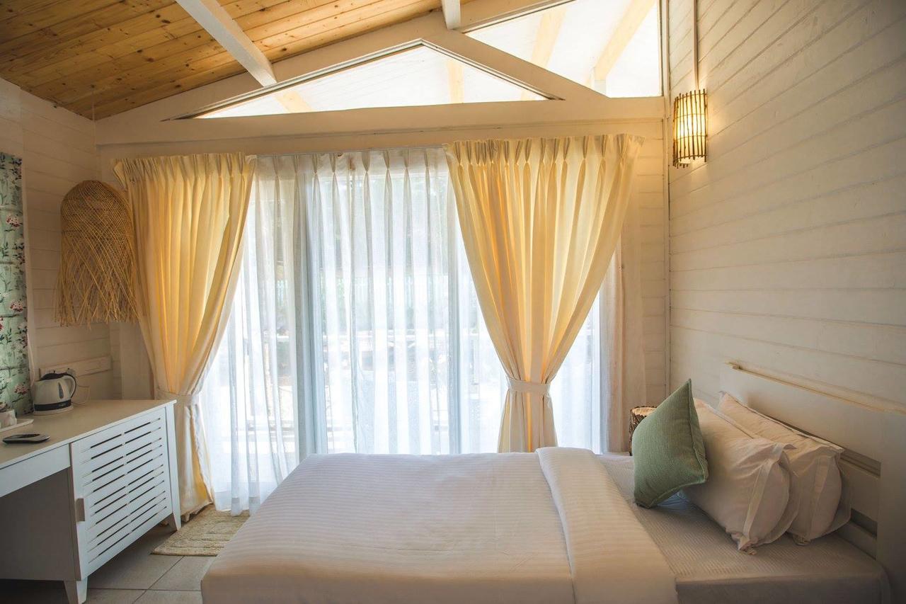 The White Resort Agonda Exterior photo
