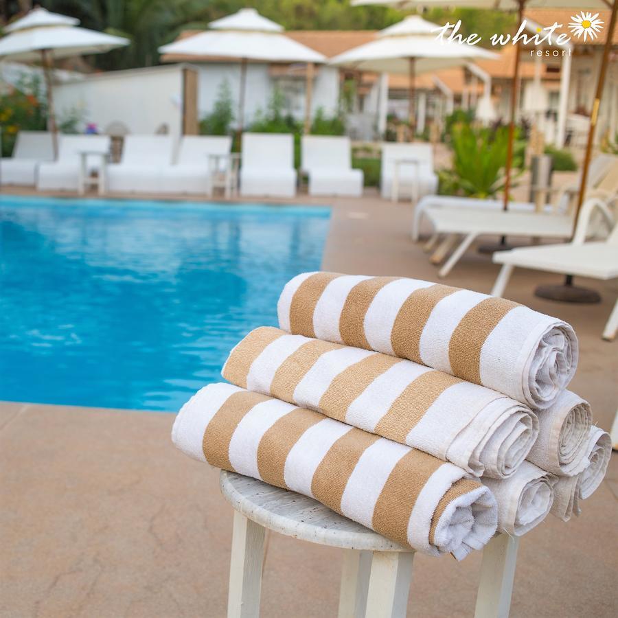 The White Resort Agonda Exterior photo
