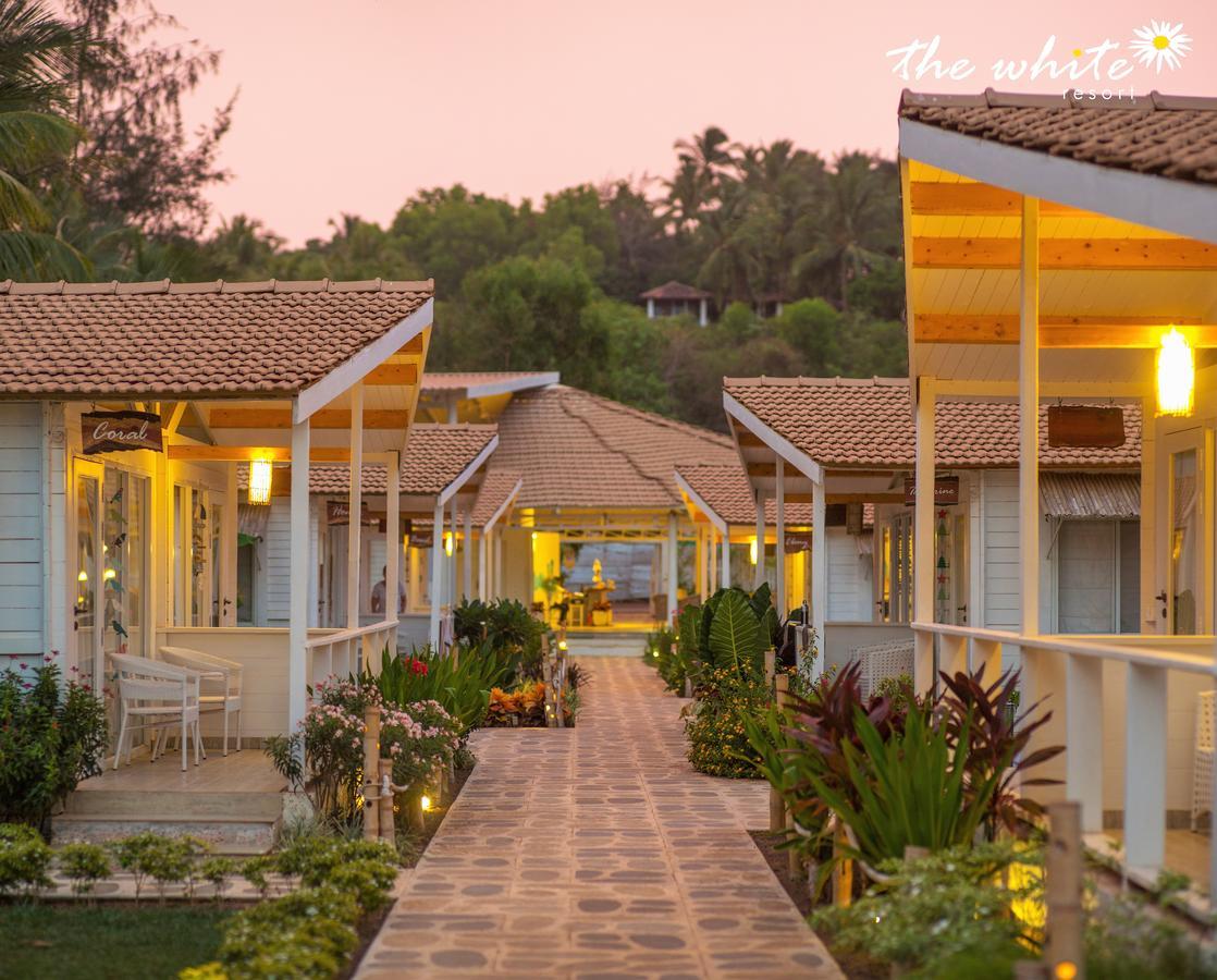 The White Resort Agonda Exterior photo
