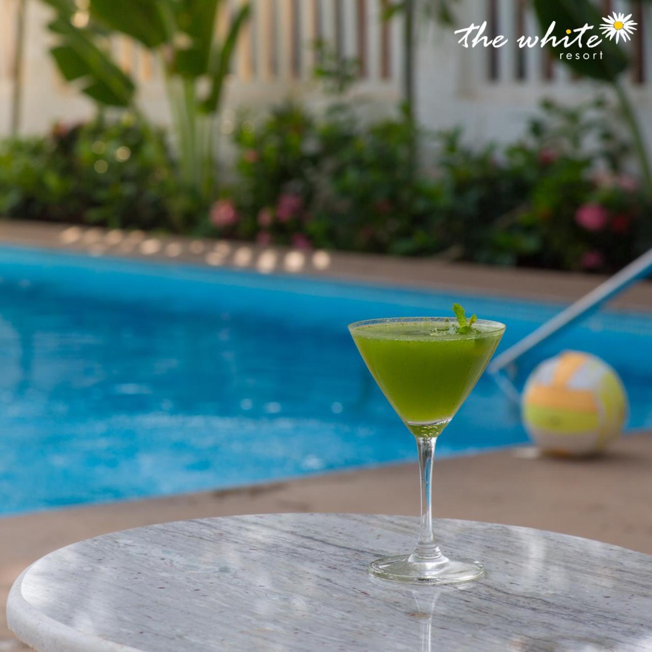 The White Resort Agonda Exterior photo